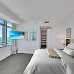 Spacious Corner Condo At Aka Hotel With Bay View In Ideal Location Free Parking