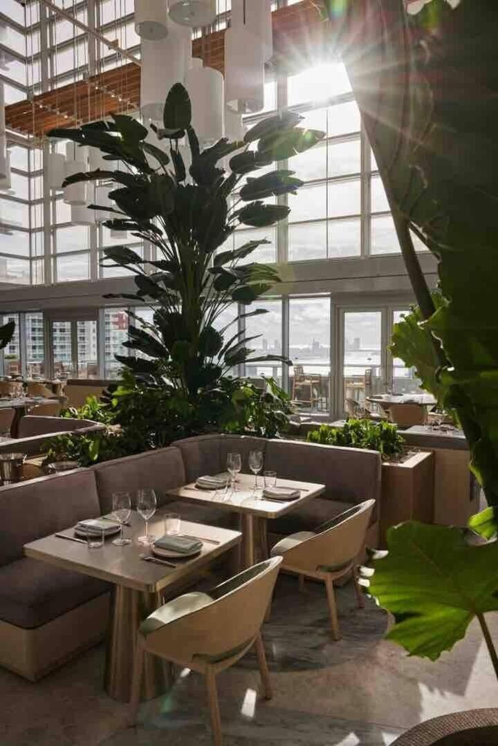 Spacious Corner At Aka With Bay View In Ideal Location Free Parking Apartment Miami