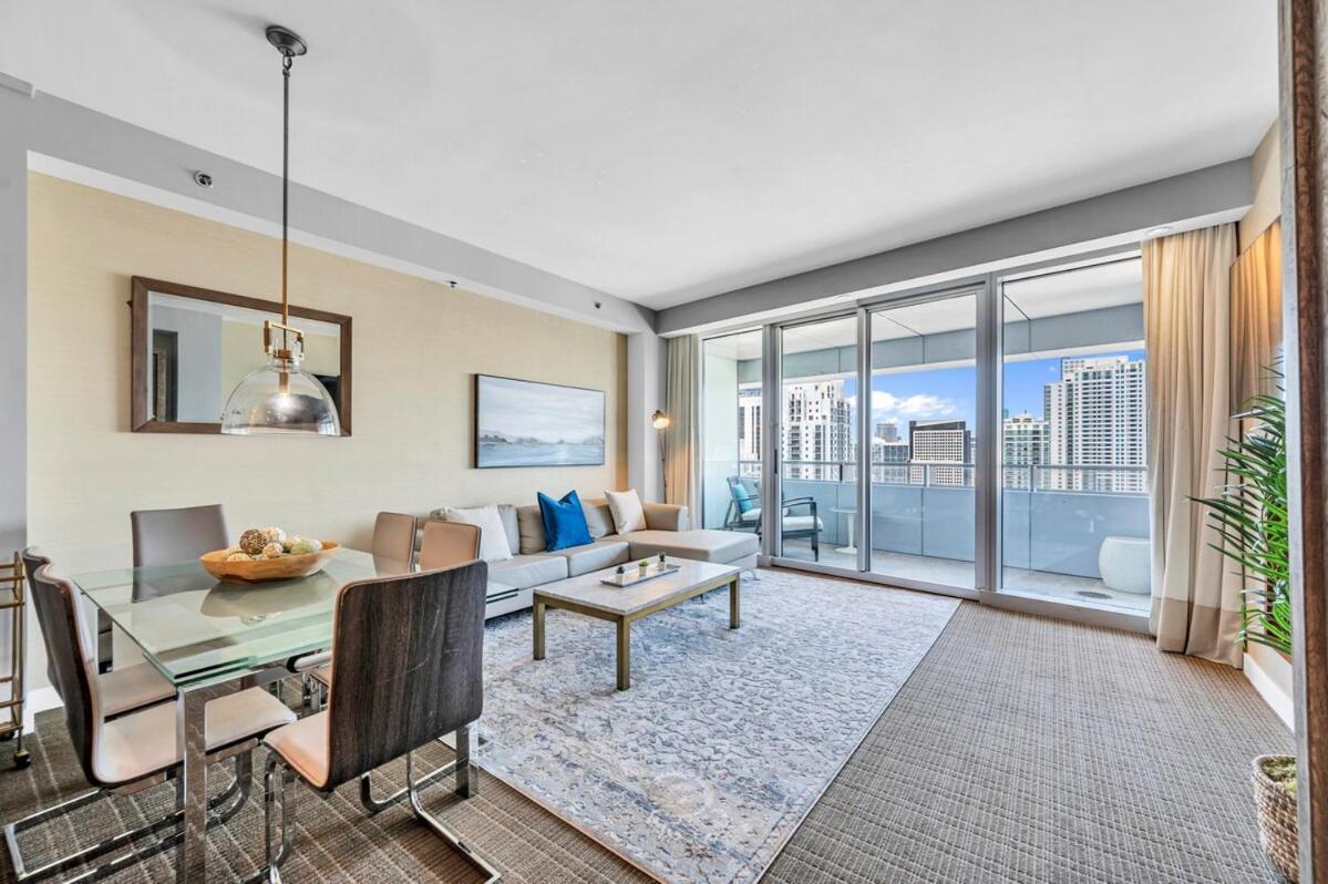 Apartamento Spacious Corner At Aka With Bay View In Ideal Location Free Parking